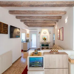 https://ca-marcello-venice.hotelinveneto.com