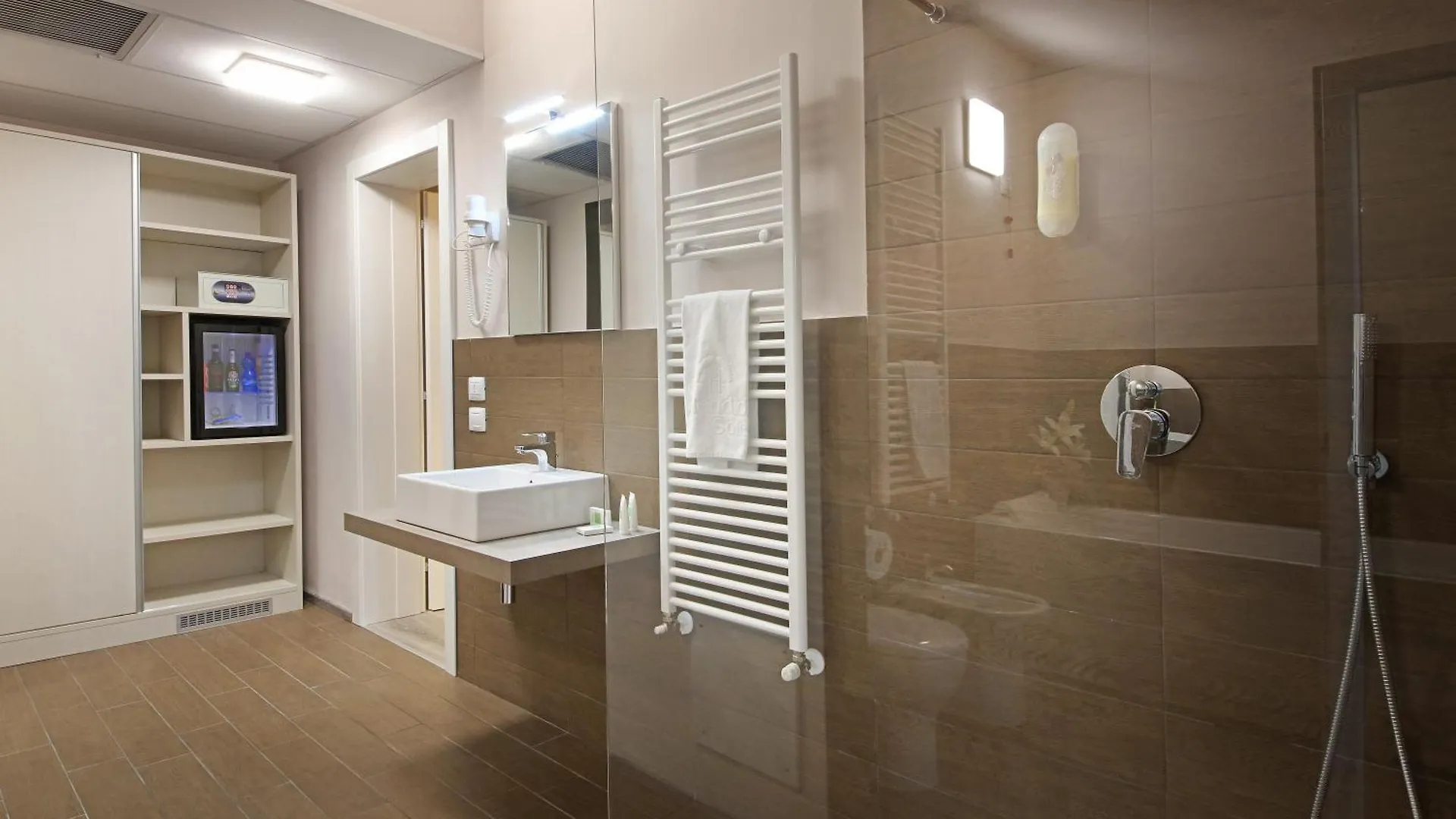 Spa Hotel Splendid Sole Manerba del Garda 4*,  Olaszország